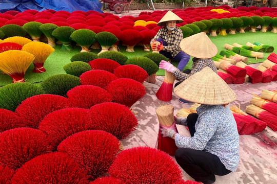 Làng nghề tăm hương Quảng Phú Cầu bắt nhịp phát triển công nghiệp văn hóa