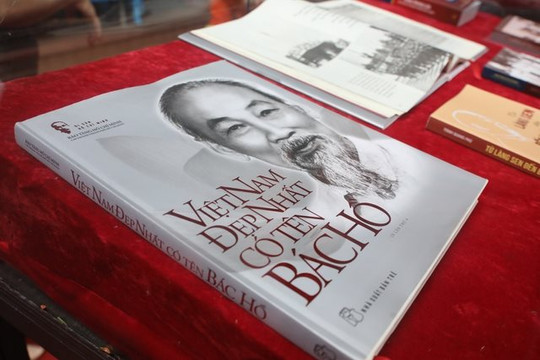 Triển lãm sách về Chủ tịch Hồ Chí Minh và các đồng chí lãnh đạo Đảng, Nhà nước