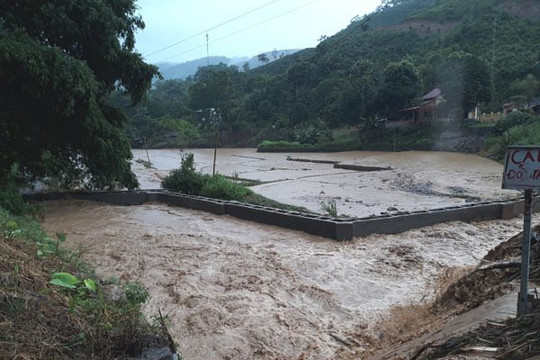 Hà Nội gửi thư thăm hỏi và hỗ trợ tỉnh Lào Cai 300 triệu đồng để khắc phục mưa lũ