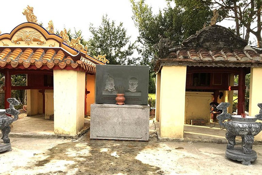 Đề nghị xác minh việc dựng tượng, phù điêu hai vị vua Thái Đức - Quang Trung tại Miếu Đôi