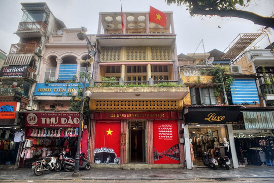 Nhà số 48 phố Hàng Ngang, nơi Chủ tịch Hồ Chí Minh viết bản Tuyên ngôn độc lập (quận Hoàn Kiếm)