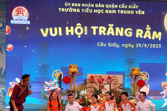 Trung thu ngập tràn niềm vui của học sinh trường Tiểu học Nam Trung Yên