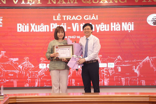 Festival Thu Hà Nội đạt giải thưởng "Việc làm - Vì tình yêu Hà Nội"