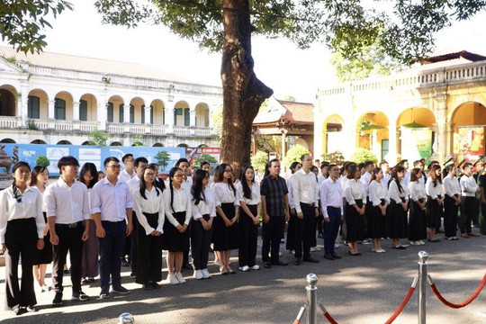 96 Thủ khoa xuất sắc dâng hương tại Hoàng thành Thăng Long