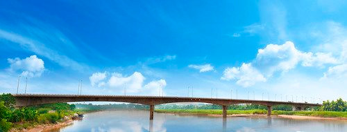 Đề xuất bổ sung 34 tuyến đường bộ và 5 cầu vượt sông Hồng, sông Đà