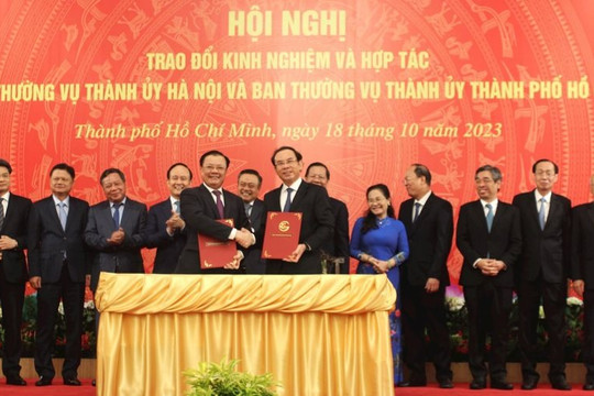 Hà Nội và thành phố Hồ Chí Minh ký kết hợp tác cùng phát triển