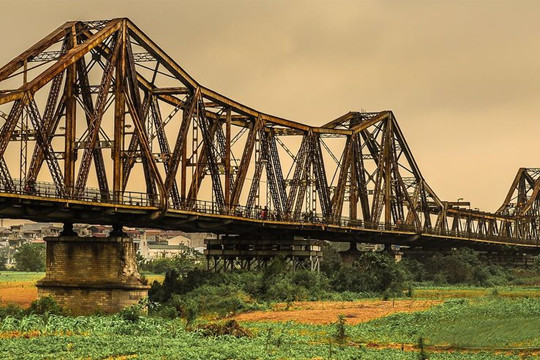 Việc bảo tồn, tôn tạo và phát huy giá trị lịch sử của cầu Long Biên rất cần được nghiên cứu kỹ lưỡng