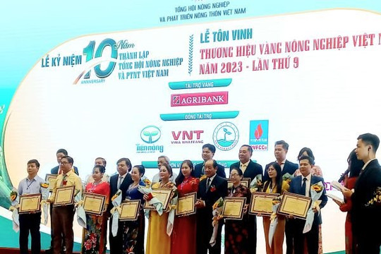 Tôn vinh 99 thương hiệu Vàng nông nghiệp Việt Nam 2023