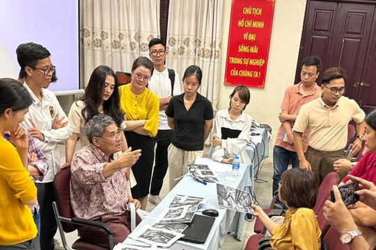 Tập huấn nghiệp vụ ảnh báo chí cho phóng viên, biên tập viên các cơ quan báo chí Hà Nội