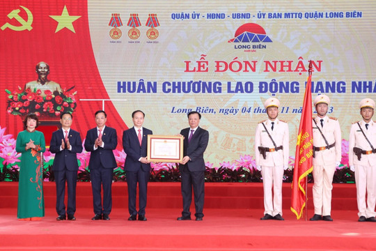 Quận Long Biên (Hà Nội): Kỷ niệm 20 năm thành lập quận và đón nhận huân chương lao động hạng nhất