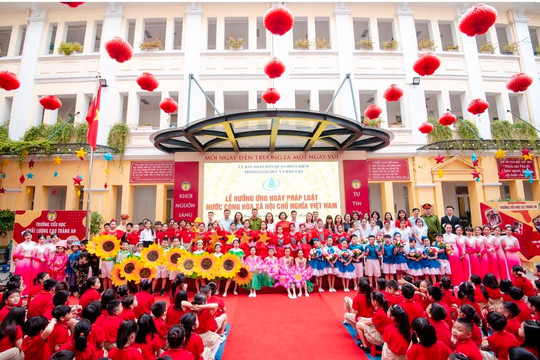 Ngành giáo dục quận Hoàn Kiếm hưởng ứng Ngày Pháp luật Việt Nam năm 2023