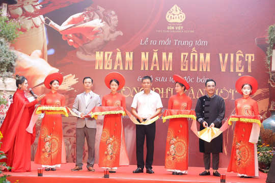 "Ngàn năm gốm Việt" và ước mong khôi phục lại dòng gốm hoa nâu