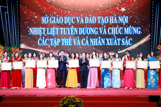 4 nhà giáo Hà Nội được tuyên dương nhà giáo tiêu biểu