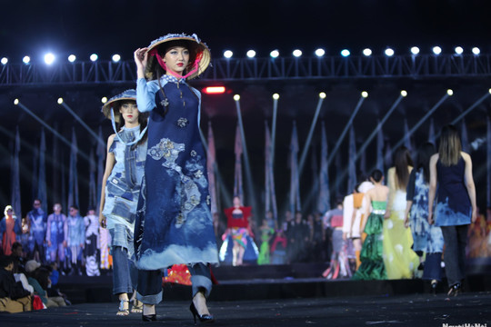 Lễ hội Thiết kế Sáng tạo Hà Nội 2023: Ngôn ngữ thời trang đánh thức di sản