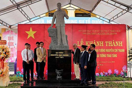 Khánh thành tượng Đại tướng Nguyễn Chí Thanh tại ngôi trường mang tên ông