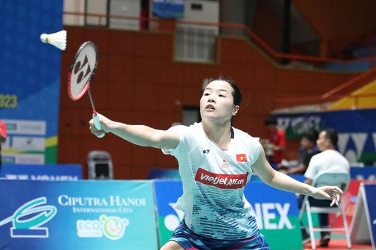 Tay vợt Nguyễn Thùy Linh chiến thắng nhà vô địch Olympic 2016