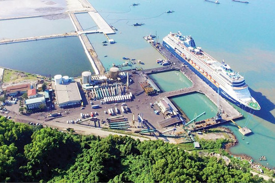Kết nối hãng máy - doanh nghiệp, sản xuất hàng hóa Container qua Cảng Chân Mây đạt khoảng 138,990 tấn