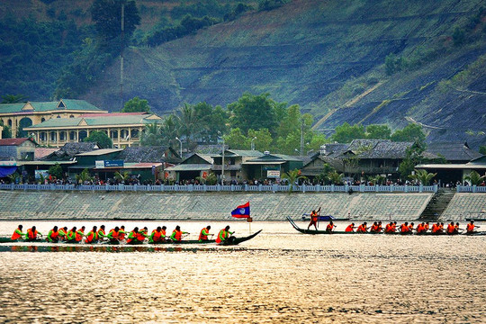 Lễ hội Đua thuyền đuôi Én lần thứ 19 tại Mường Lay, Điện Biên diễn ra vào dịp Tết Dương lịch 2024
