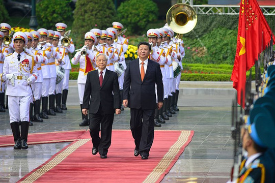 Tổng Bí thư, Chủ tịch Trung Quốc Tập Cận Bình đến Hà Nội, bắt đầu chuyến thăm cấp Nhà nước đến Việt Nam