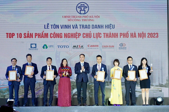 Trao danh hiệu 33 sản phẩm công nghiệp chủ lực Hà Nội năm 2023