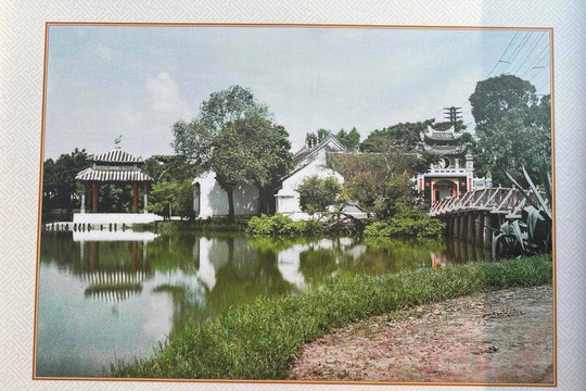 Trưng bày nhiều hình ảnh quý về hồ Hoàn Kiếm và đền Ngọc Sơn