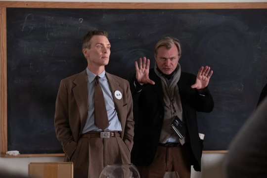 Phim "Oppenheimer" của Christopher Nolan giành 5 giải Quả Cầu Vàng 2024