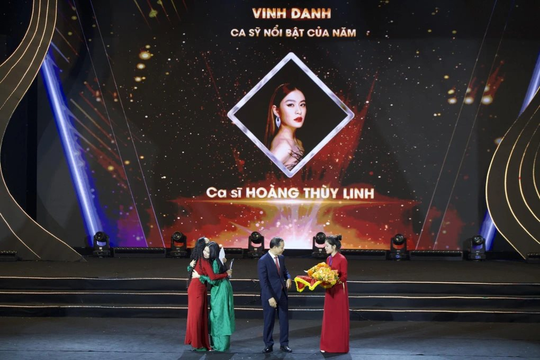Hoàng Thùy Linh nhận Giải thưởng Ca sĩ nổi bật của năm