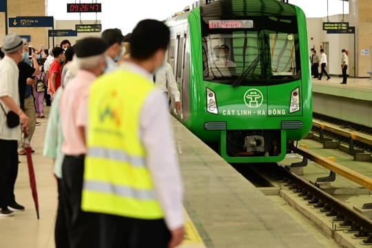 Hà Nội và Thành phố Hồ Chí Minh tìm hướng phát triển hệ thống đường sắt đô thị