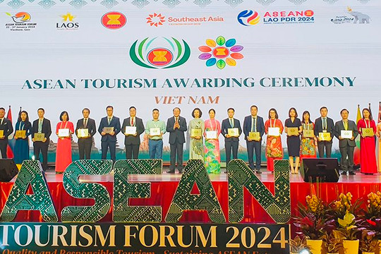 Thành phố Huế nhận giải thưởng Thành phố Du lịch Sạch ASEAN