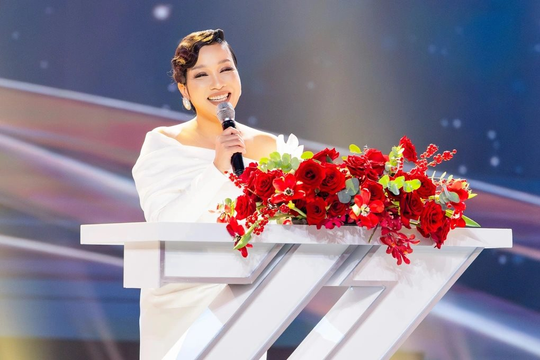 Chung kết Chị đẹp đạp gió rẽ sóng 2023: Ca sĩ Mỹ Linh là "Chị đẹp của năm"