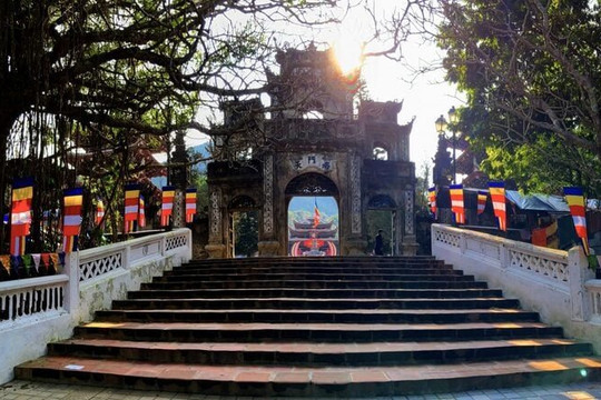 5 ngôi chùa linh thiêng ở Hà Nội để đi lễ đầu năm mới