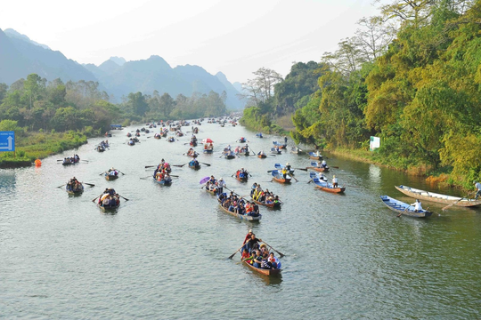 Thành lập Hợp tác xã dịch vụ du lịch Chùa Hương để vận chuyển thuyền, đò phục vụ du khách
