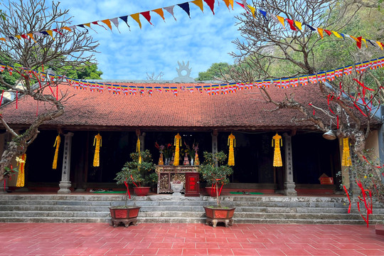 Quần thể di tích chùa Trầm: Nơi lưu giữ lời thiêng sông núi