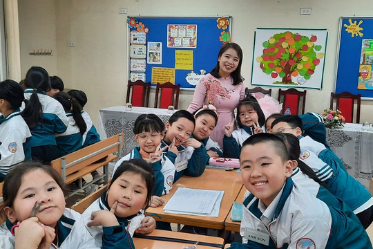 Gần 23.000 giáo viên Hà Nội được thăng hạng chức danh và hưởng lương mới từ tháng 2/2024
