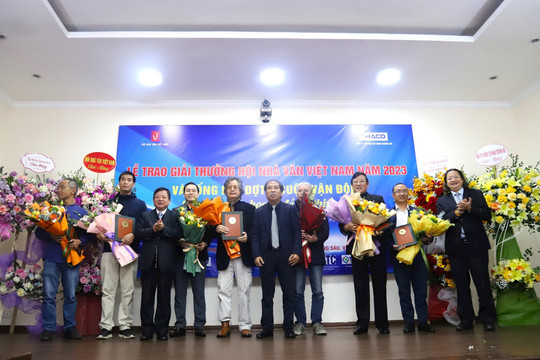 Trao giải thưởng Hội Nhà văn Việt Nam năm 2023