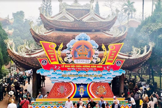 Lễ hội chùa Hương 2024: đổi mới văn minh khi hành hương về đất Phật