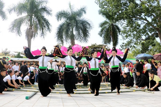 Lễ hội Hoa Ban 2024: Phát triển du lịch trên nền tảng các giá trị di sản văn hóa