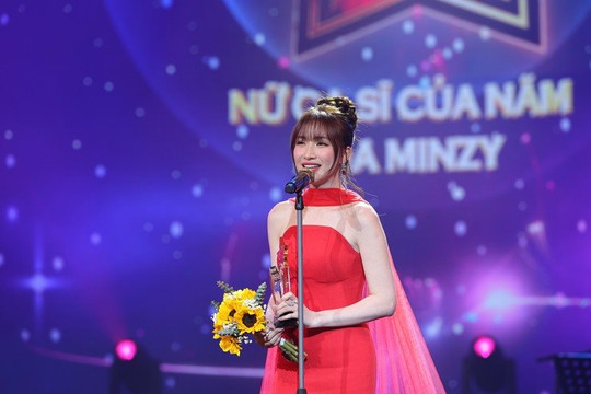 Giải Cống hiến 2024: Hòa Minzy là Nữ ca sĩ của năm, Đen Vâu lập cú đúp