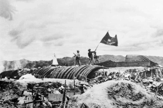Hà Nội tri ân các Anh hùng liệt sĩ, chiến sĩ, thanh niên xung phong, dân công hỏa tuyến tham gia chiến dịch Điện Biên Phủ