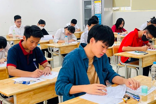 Hơn 116.000 học sinh lớp 12 của Hà Nội thi khảo sát chất lượng