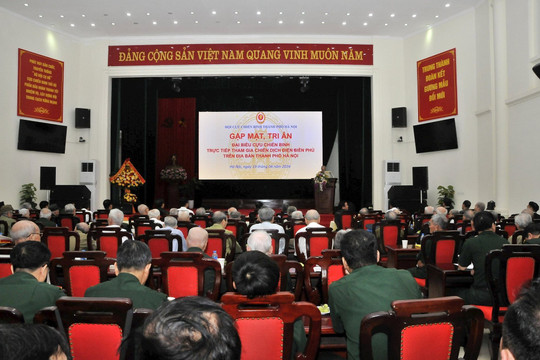 Hà Nội tặng 1.690 suất quà đến các cựu chiến binh tham gia Chiến dịch Điện Biên Phủ
