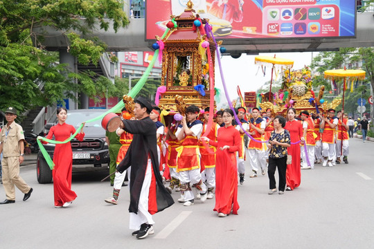 Lễ hội đền Kim Liên góp phần bảo tồn, phát huy giá trị văn hóa đặc sắc của địa phương.