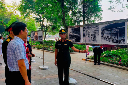 Khai mạc triển lãm ảnh "Việt Nam - những chiến thắng làm thay đổi dòng chảy lịch sử thế giới"