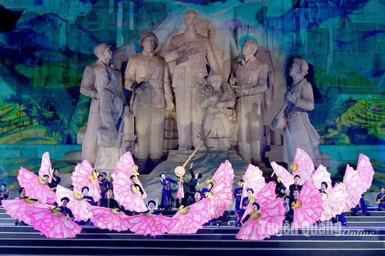 Hàng nghìn người tham dự Lễ khai mạc năm Du lịch Tuyên Quang 2024