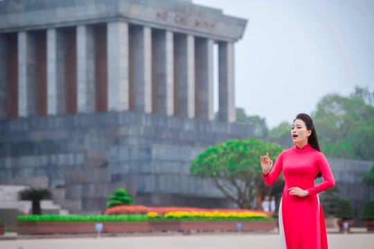 Sao Mai Huyền Trang ra MV "Nợ ân tình để tìm hình của nước" mừng sinh nhật Bác Hồ