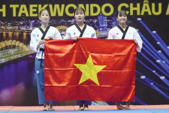Châu Tuyết Vân cùng đồng đội giành HCV Giải taekwondo vô địch châu Á