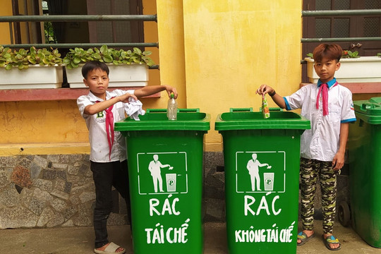 Từ tháng 6/ 2024, Hà Nội thí điểm phân loại rác thành bốn nhóm