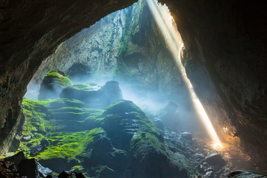 Hang Sơn Đoòng là một trong 7 điểm tham quan dưới lòng đất đẹp nhất thế giới