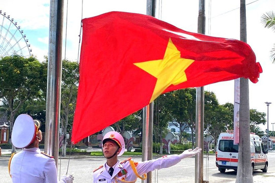 Lễ thượng cờ các đoàn thể thao tham dự Đại hội Thể thao học sinh Đông Nam Á