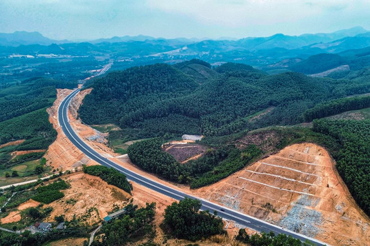 Xây dựng tuyến nối cao tốc Nội Bài - Lào Cai với cao tốc Tuyên Quang - Phú Thọ